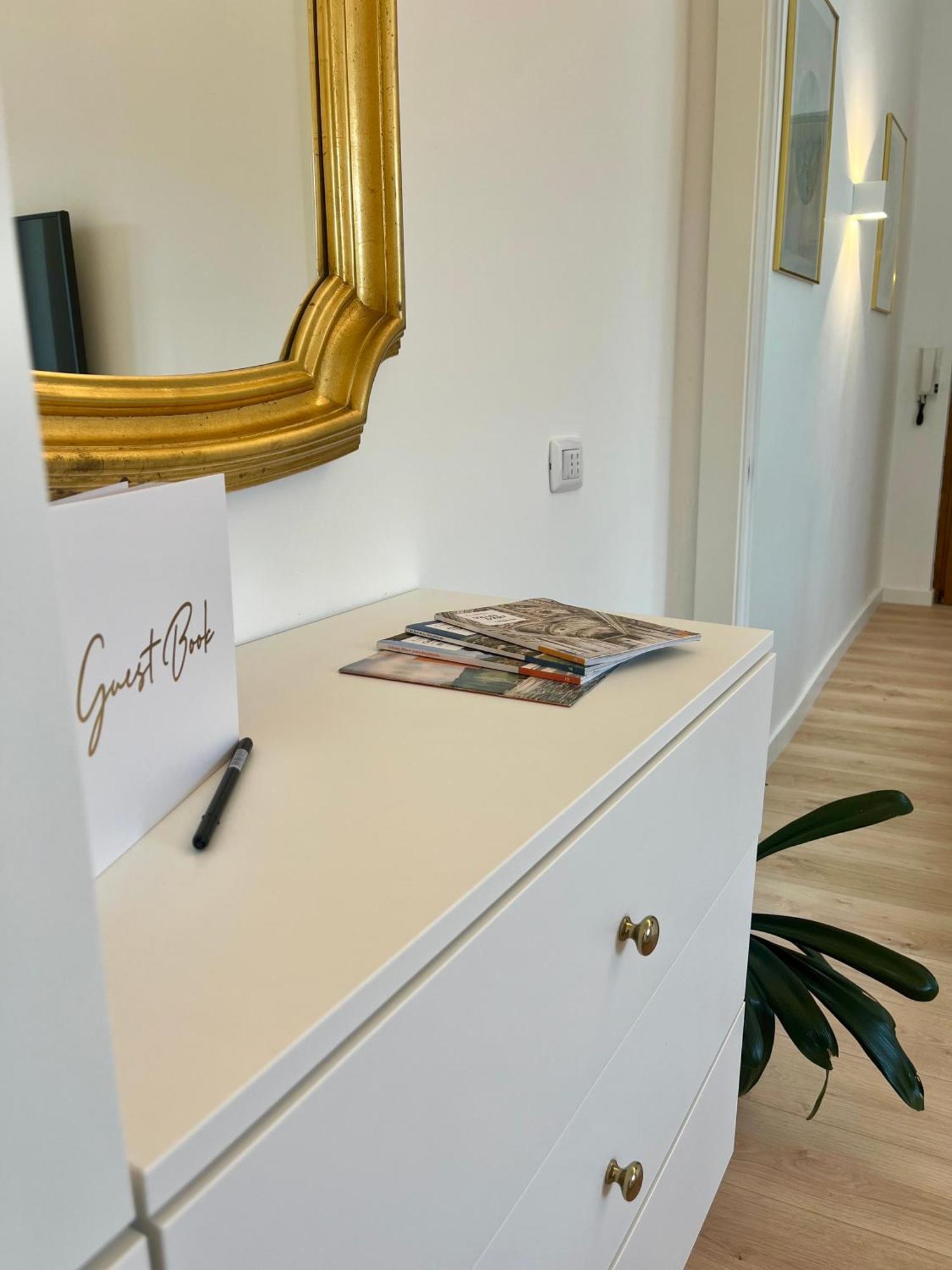 V&C Home Rental Specialist Appartamenti Fronte Lago Maggiore Germignaga Exteriér fotografie
