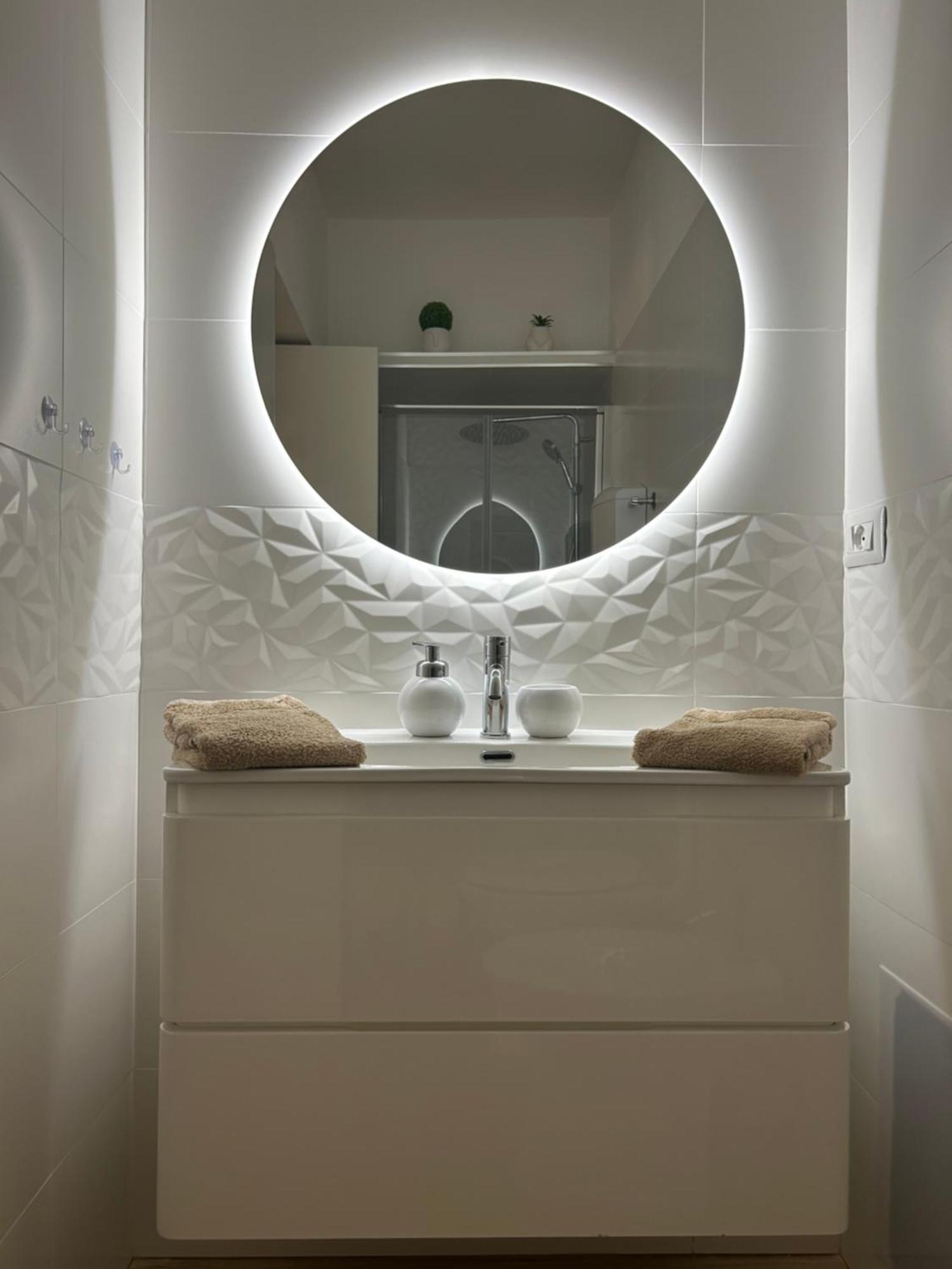 V&C Home Rental Specialist Appartamenti Fronte Lago Maggiore Germignaga Exteriér fotografie
